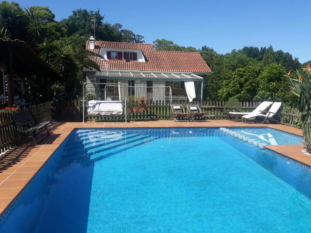 Piscina privada de la casa tradicional gallega con jardín, El Atico de Villalmar