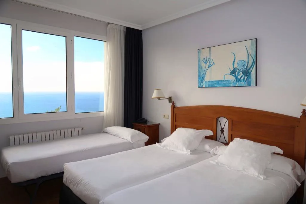 Habitación doble con vistas al mar