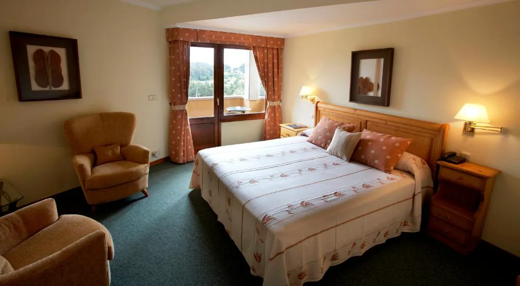 Habitación doble acogedora con balcón a la campiña gallega, Hotel Spa Bosque Mar