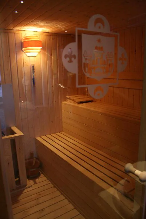 Sauna de madera del spa