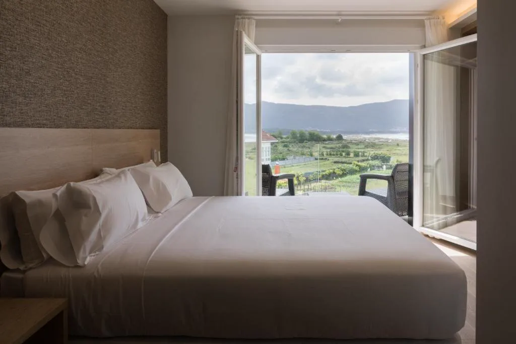 Habitación doble con terraza y vistas a la ría, Hotel Spa Meiga do Mar
