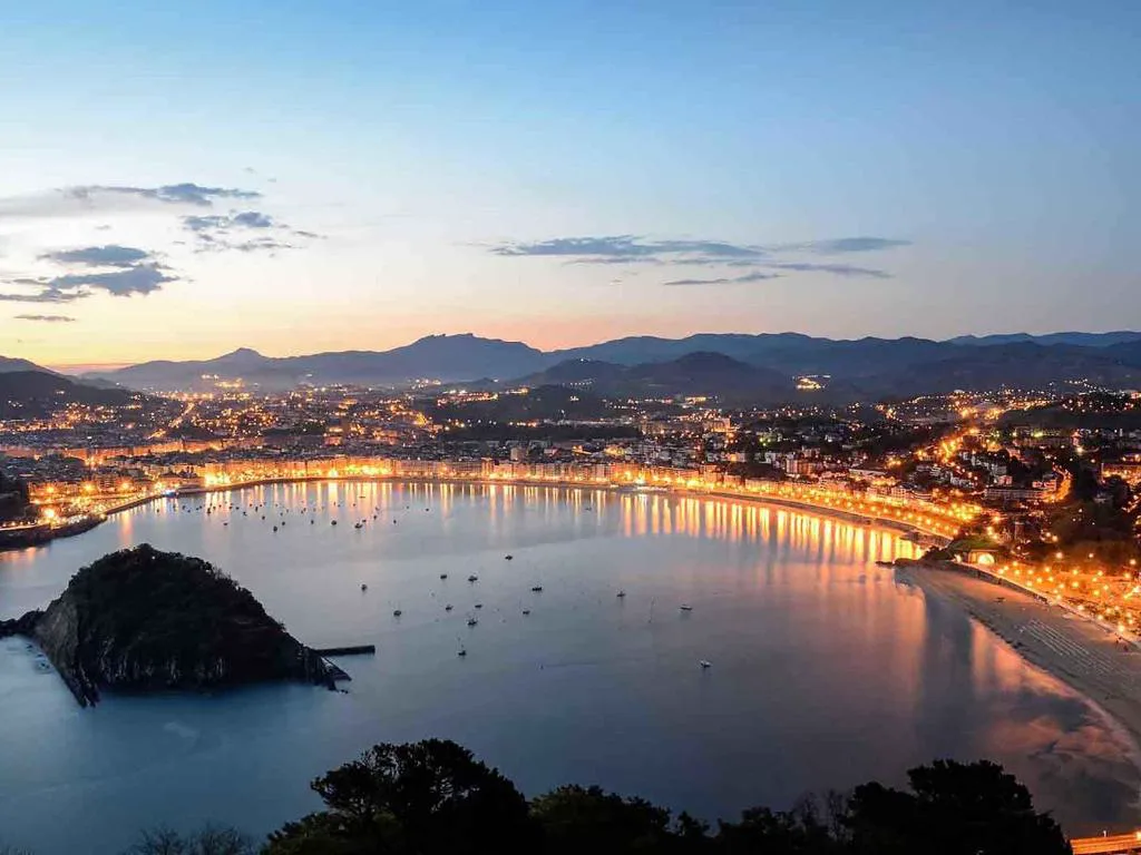 Bahía de La Concha al atardecer