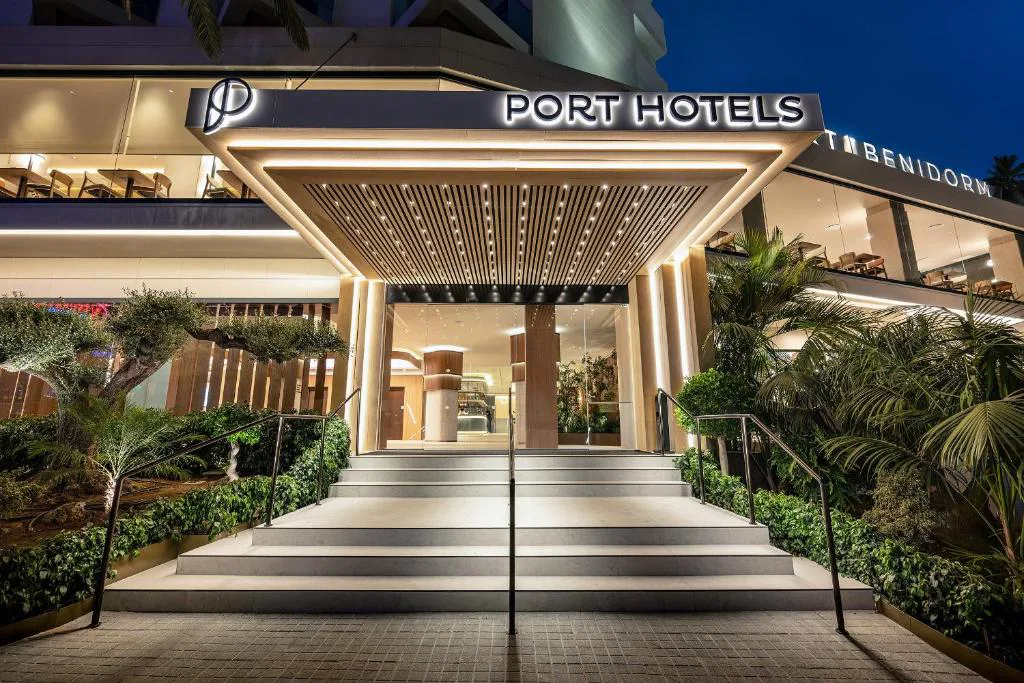 Entrada del hotel Port Hotels