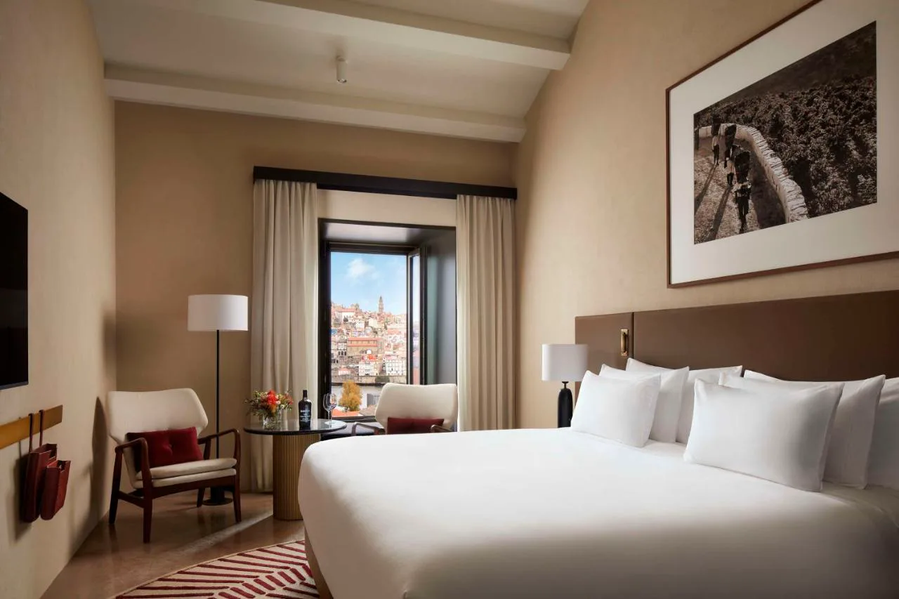 Suite con vistas al Duero en Tivoli Kopke Porto Gaia