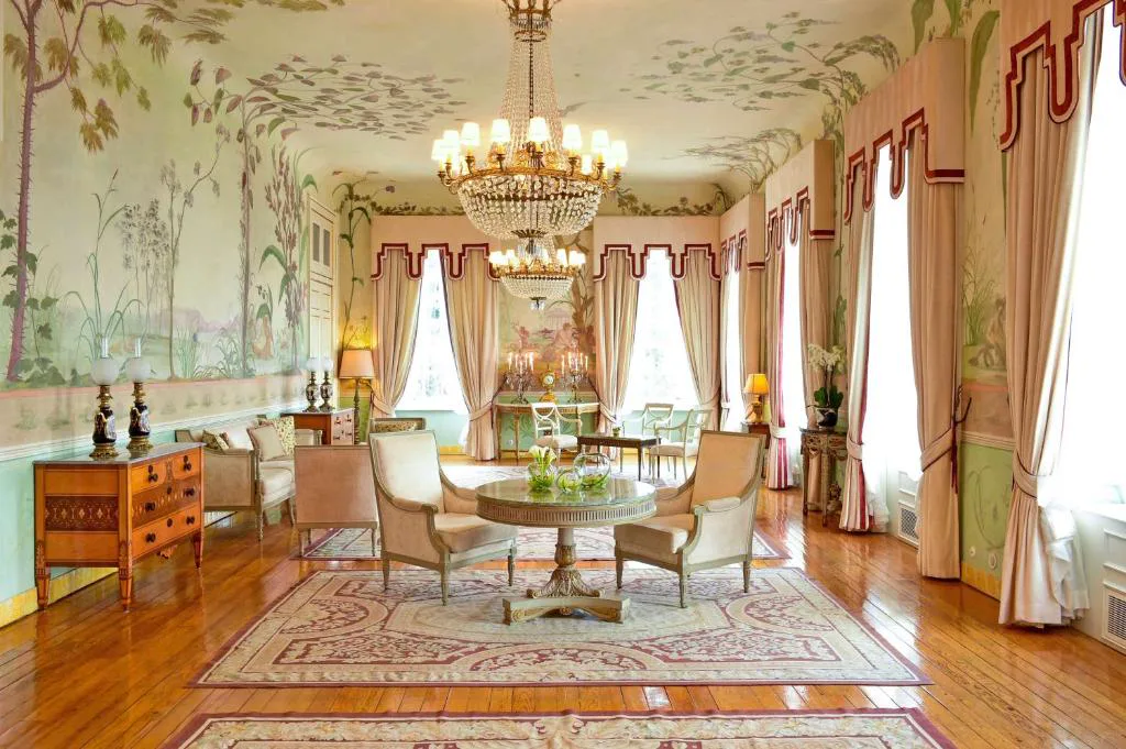 Salón de baile con frescos originales del siglo XVIII, Palácio de Seteais