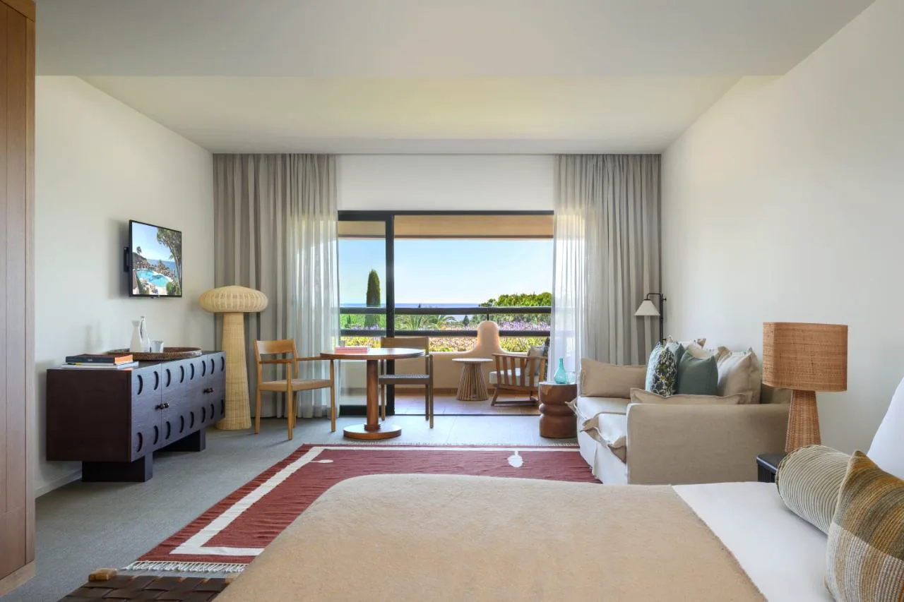 Suite con vistas al mar y jardines en Vilalara Grand Hotel